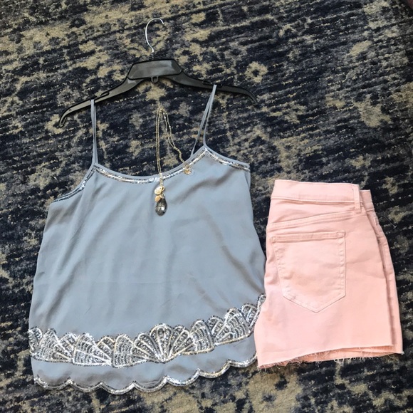 NWT Split back scallop hem strappy tank! - Picture 5 of 5